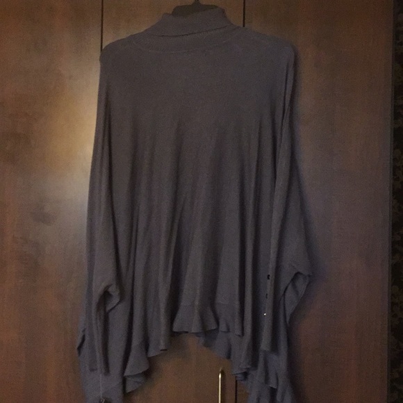 Sweater - Picture 3 of 3